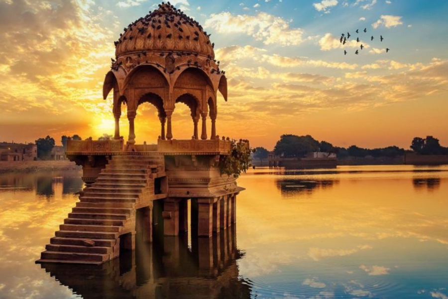 Gadisar Lake